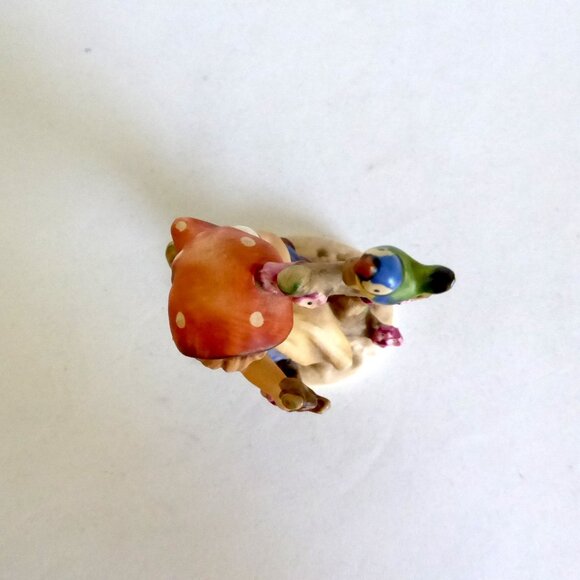 VINTAGE GOEBEL W. GERMANY M.I. HUMMEL APPLE TREE GIRL PORCELAIN FIGURE - Picture 6 of 9